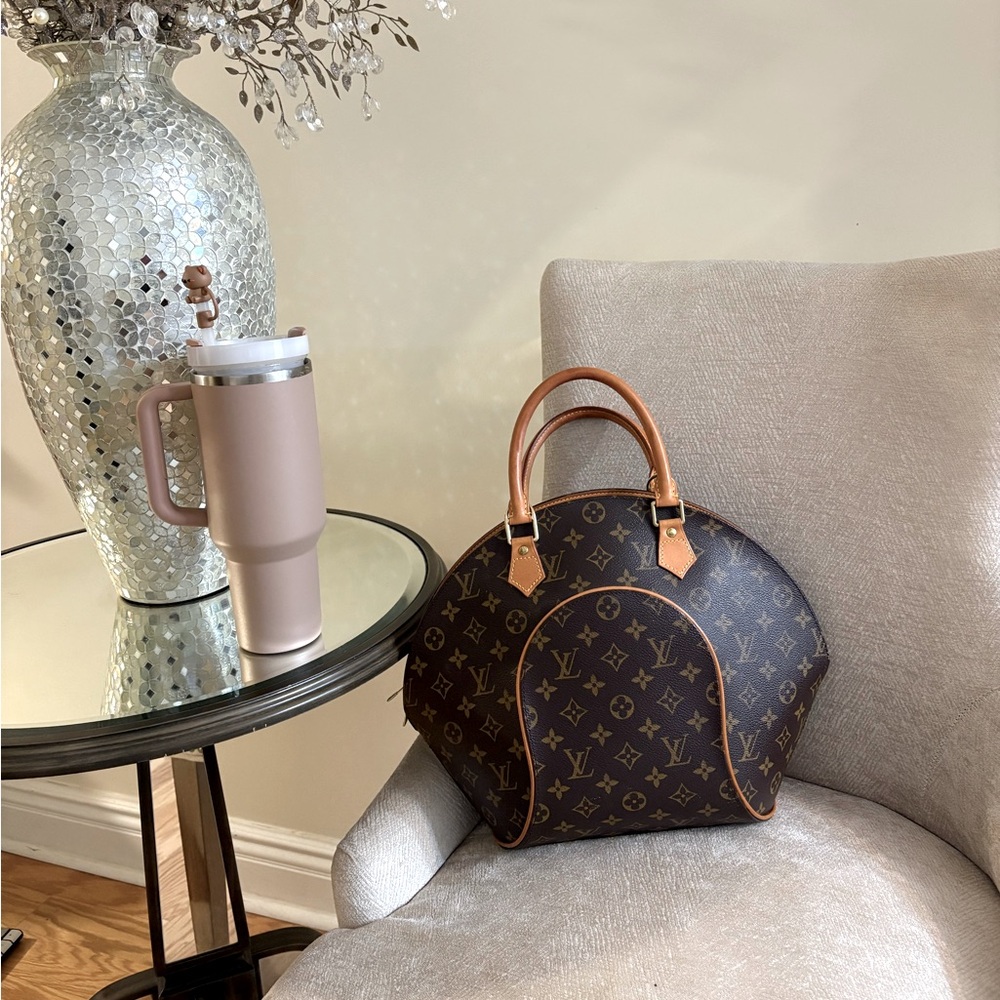 Louis Vuitton Ellipse Monogram Bag authentic MM